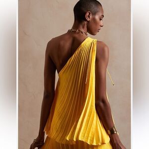 🎉5 for $45 🎉Banana Republic Pleated One Shoulder Top Blouse Shirt Size M Yellow